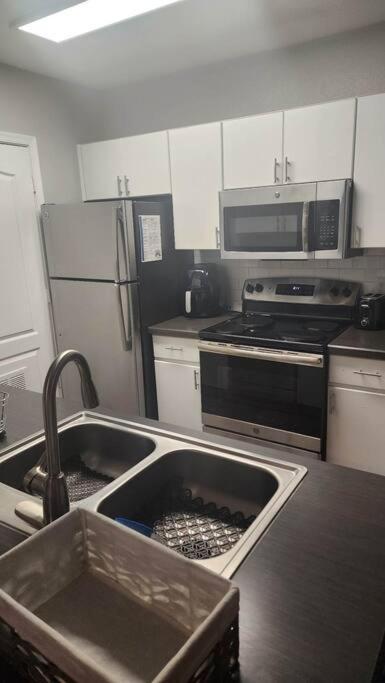 Modern 2Br Oasis! Apartment Phoenix Ngoại thất bức ảnh