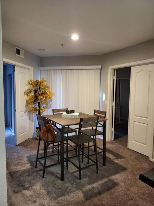 Modern 2Br Oasis! Apartment Phoenix Ngoại thất bức ảnh